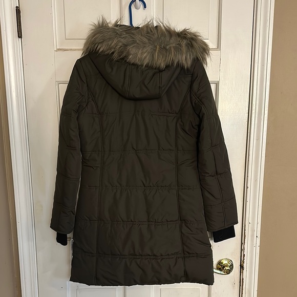 Maralyn & Me Green Puffer Coat - Picture 3 of 6